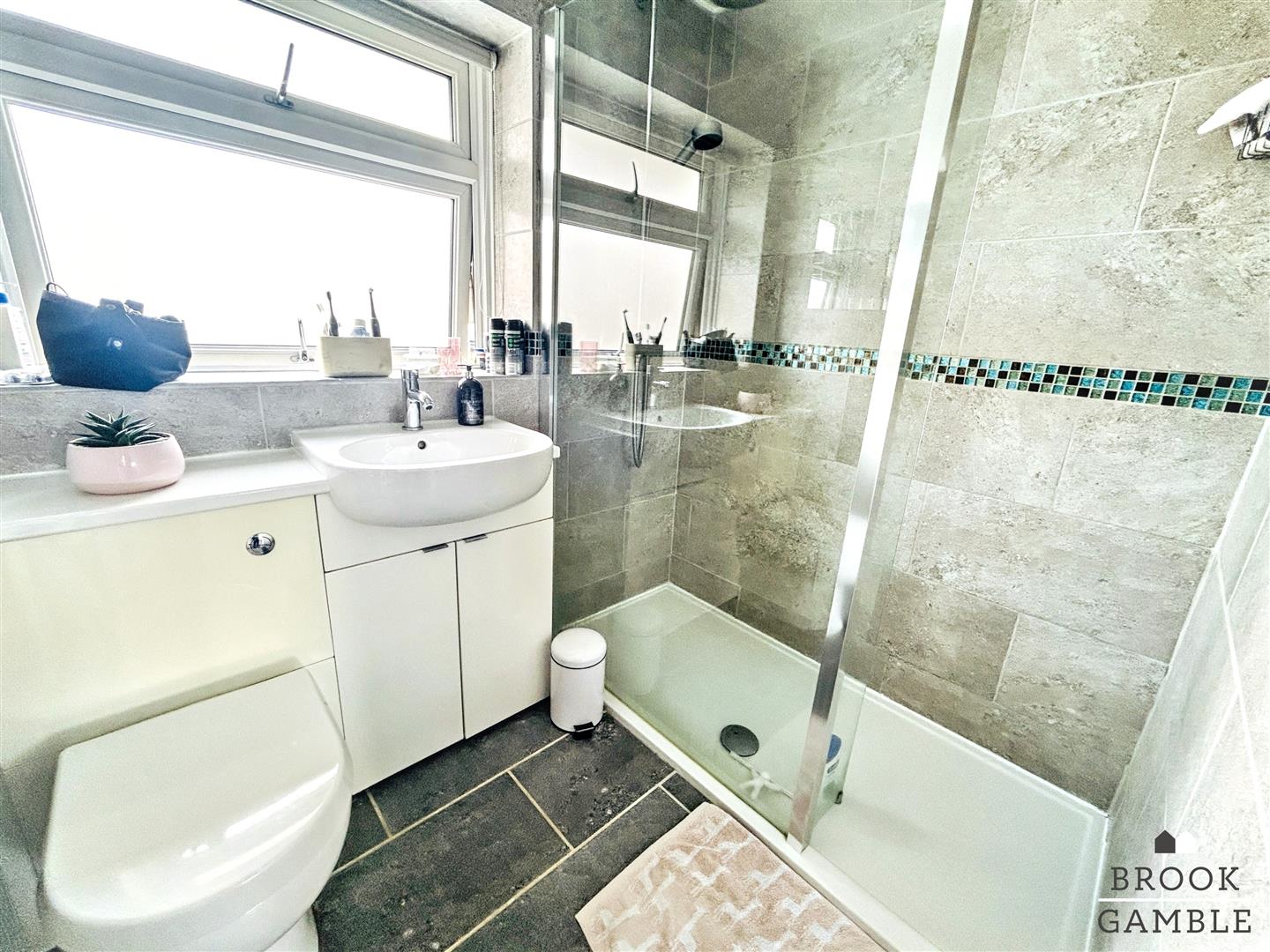 4 Bedroom House - Detached. Northbourne Road in Eastbourne, East Sussex 23